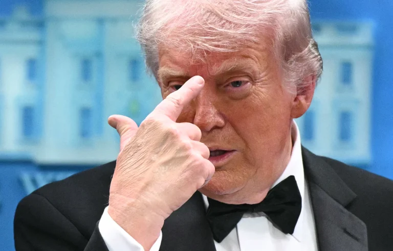 Conspiracy theory videos White House dinner
