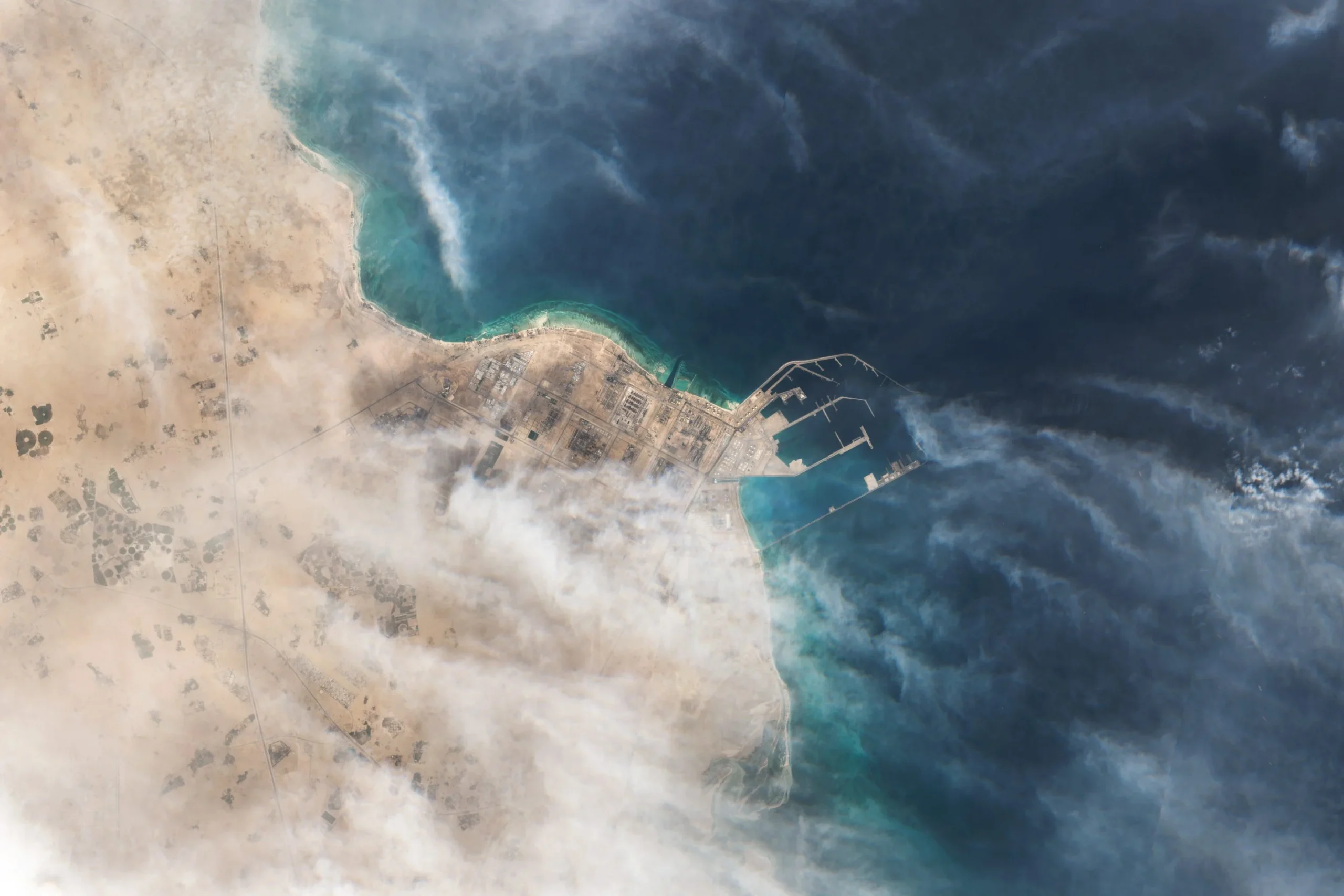 Helium Supply Shortage Looms Over $650 Billion AI Economy