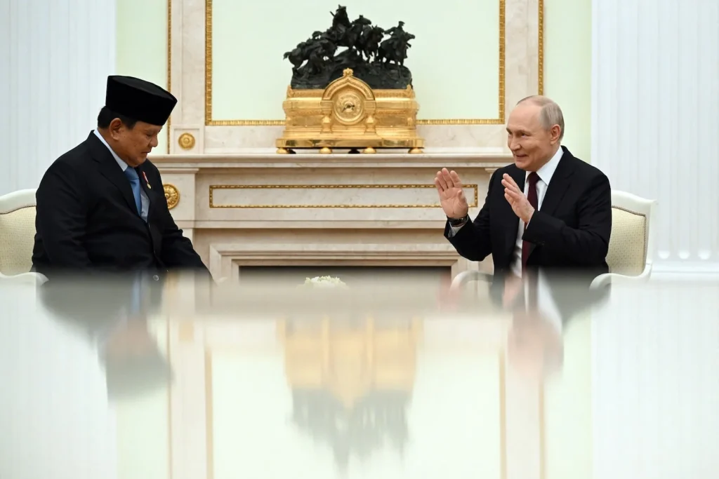 Indonesian president Moscow visit ignites defense pact controversy
