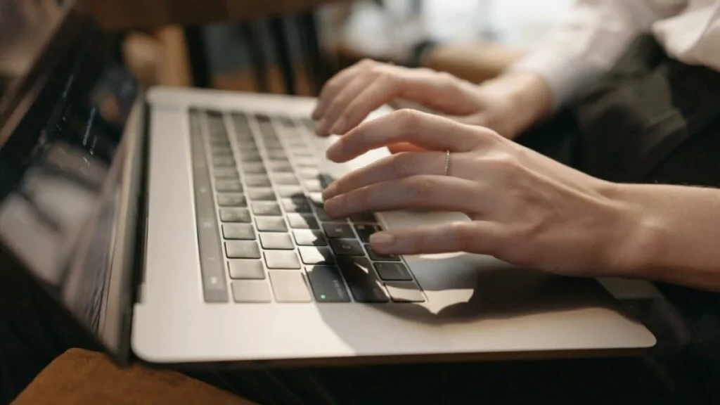 Microsoft Windows 11 Pro License Drops to $13 in Flash Deal