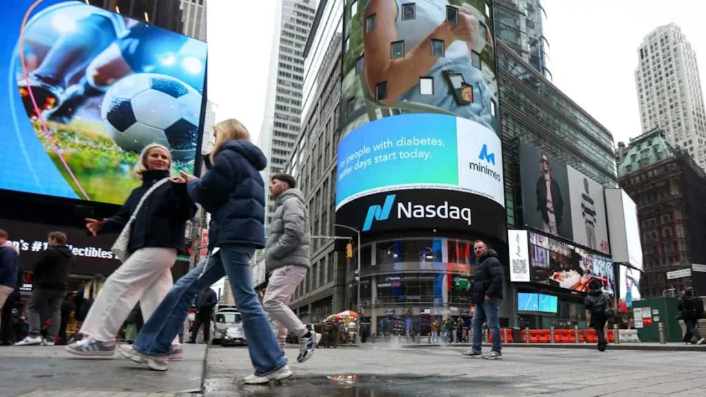 Tech rally drives US stocks to their strongest month since 2020
