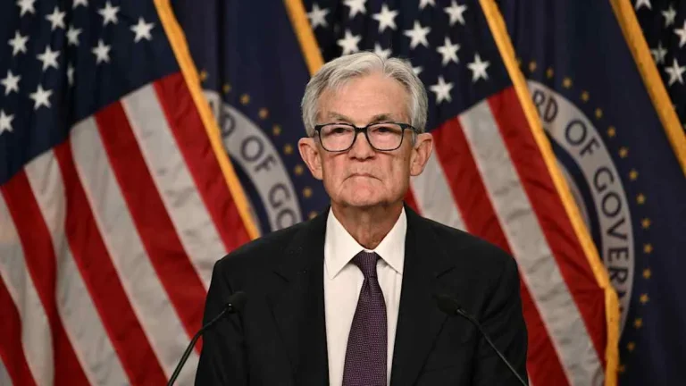 Trump threatens to fire Powell