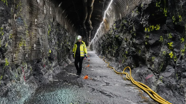 Nuclear waste storage crisis illustrated