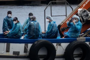 Hantavirus cruise ship evacuees disembark
