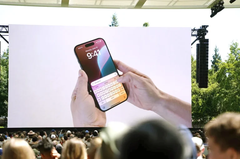 Apple new Siri WWDC launch