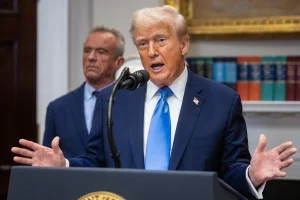 Doctors condemn Trump vaccine policy that mirrors Denmark’s schedule