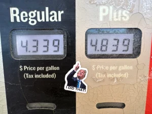Gas over $4 Triggers Consumer Shift: Walmart Skips Full Fill‑Ups, Fast‑Food Sales Slip