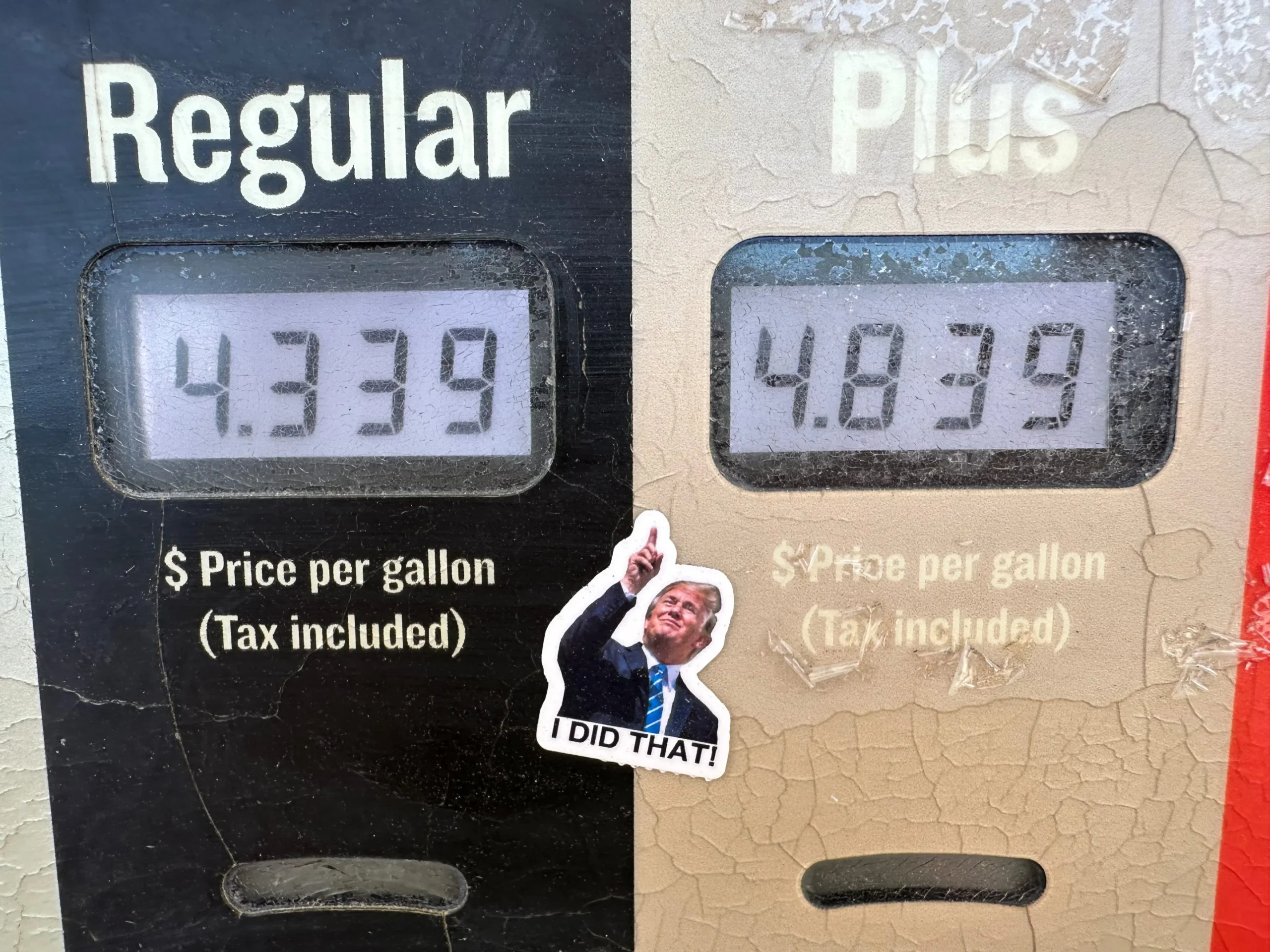 Gas over $4 Triggers Consumer Shift: Walmart Skips Full Fill‑Ups, Fast‑Food Sales Slip