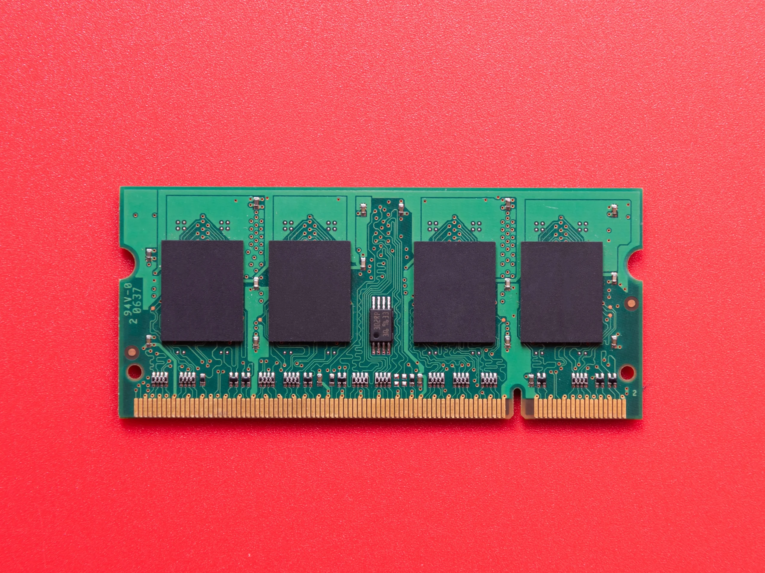 Memory Shortage Accelerates as Data Center Boom Fuels Demand Surge