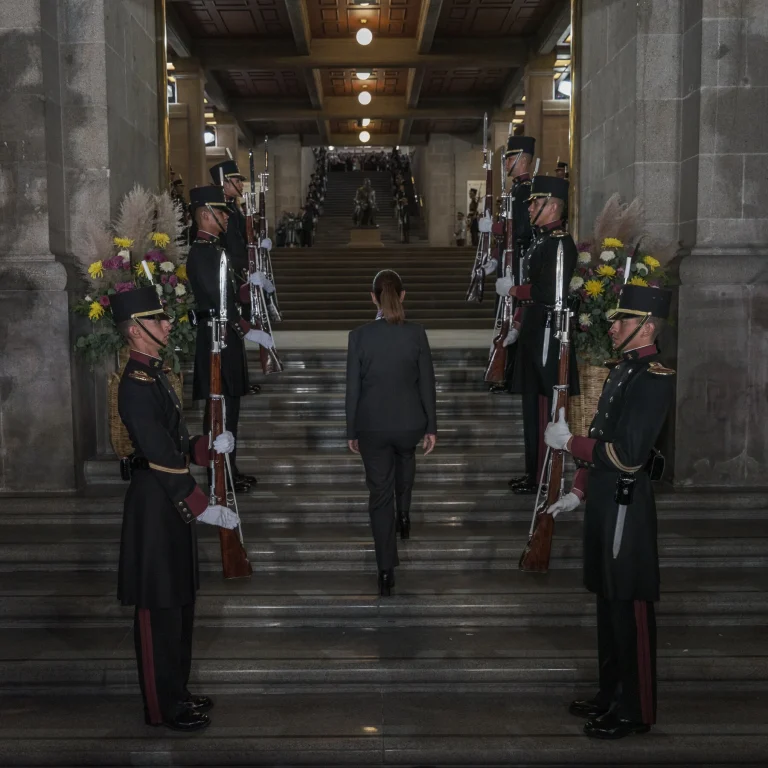 Mexican officials informants shift