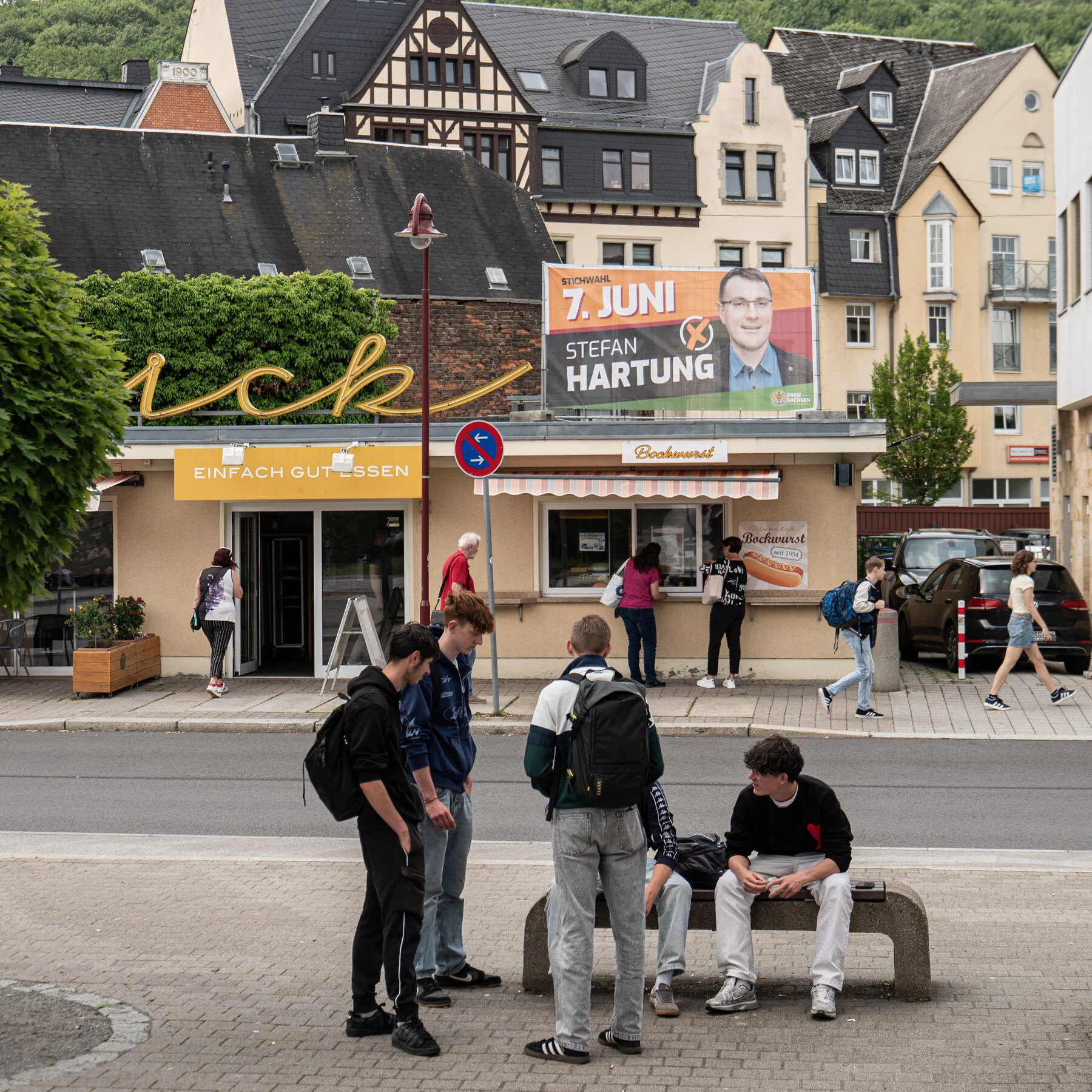 Neo-Nazi mayoral runoff shocks East German town, historic first since WWII