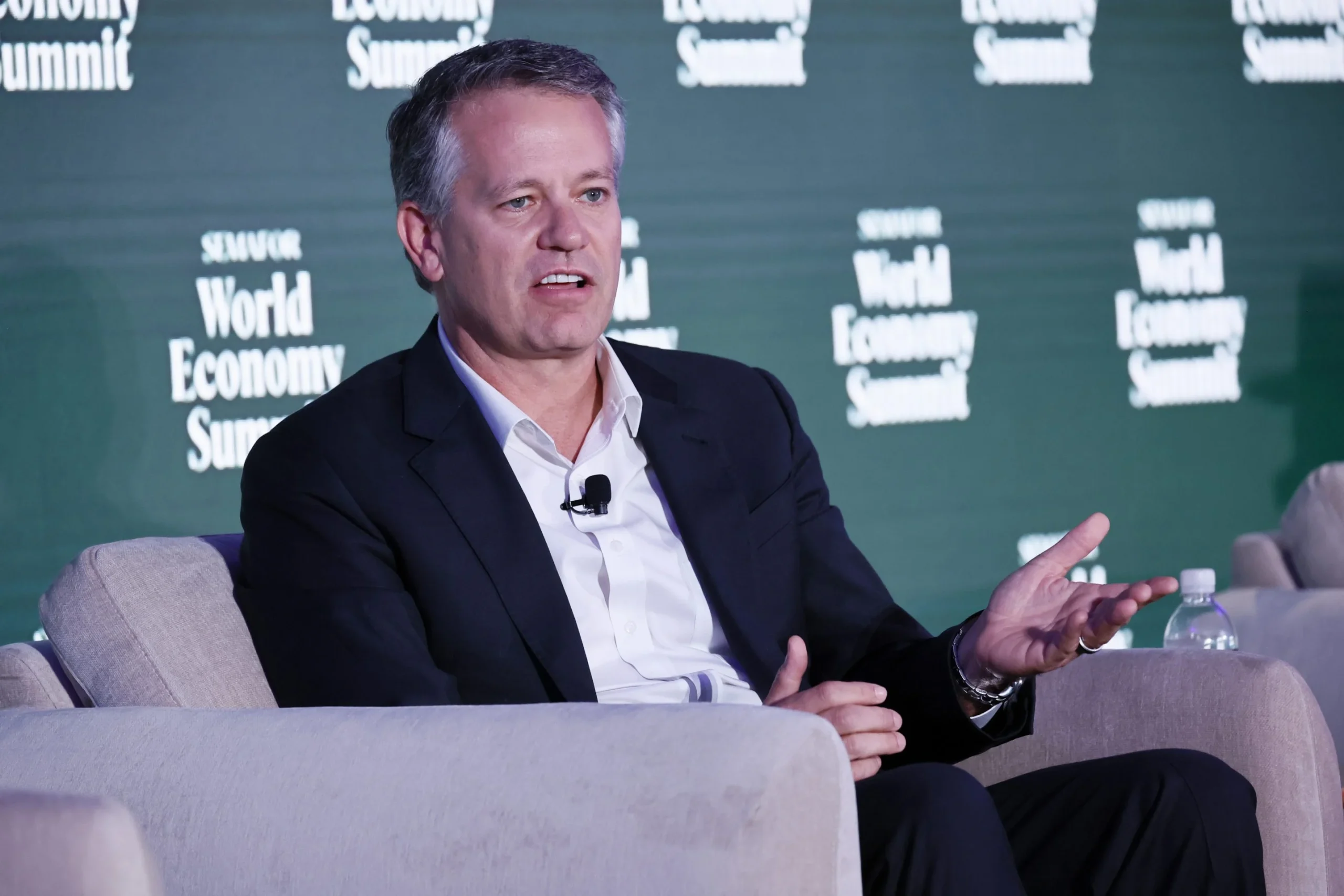 Six-figure Earners Fuel Discount Grocery Surge, Walmart CEO Says