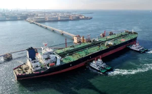 Strait of Hormuz oil traffic reopening