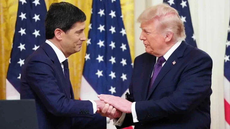 Trump urges Warsh rate cut