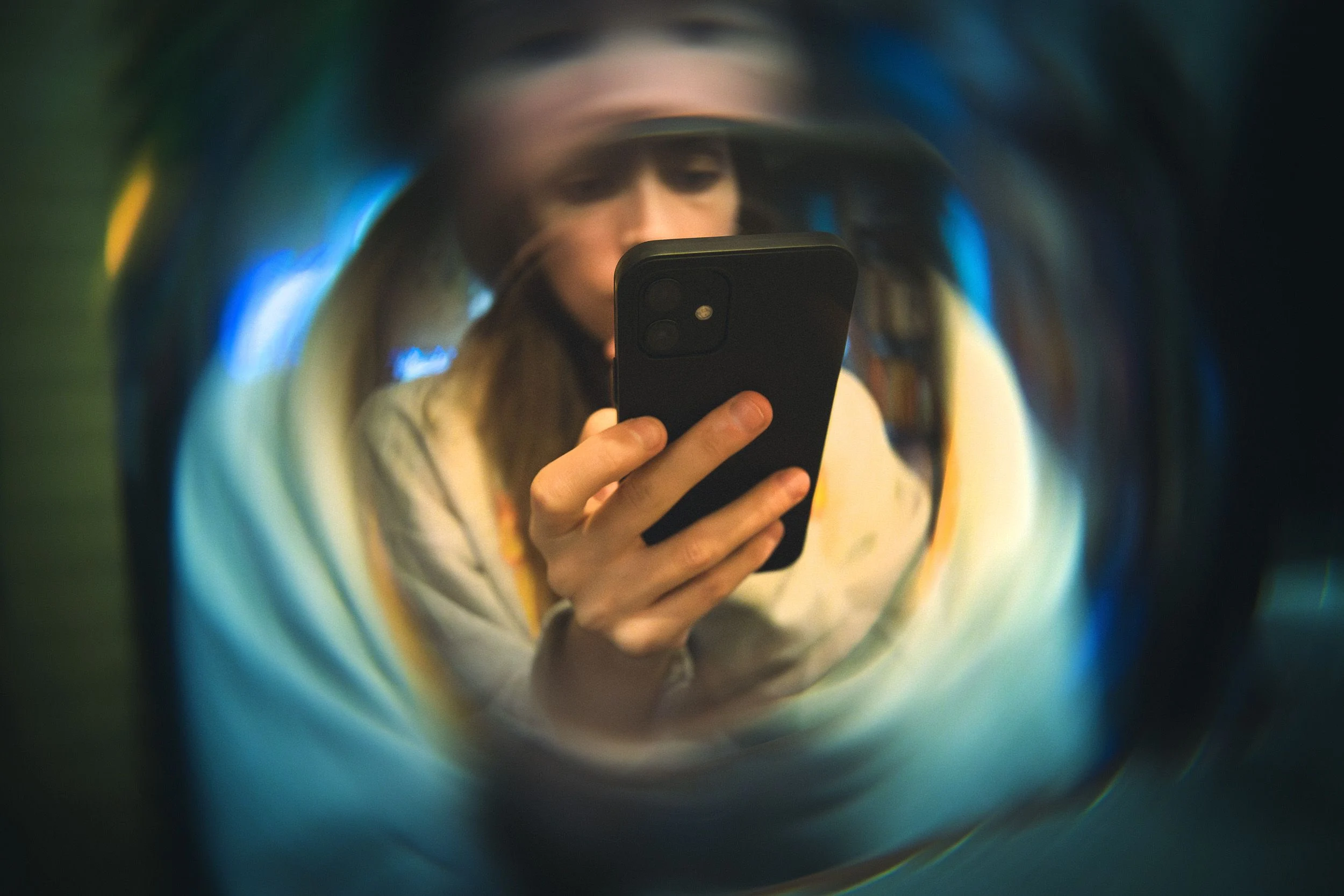 10 Proven Hacks for Making Reading on Your Phone Easier