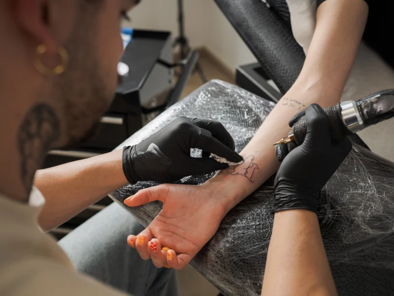Founder apologizes for tattoo interview stunt