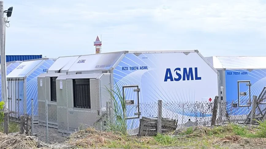 ASML shares fell 6.5% as China ramps up DUV lithography production