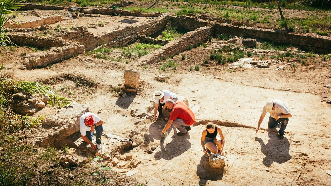Beyond the Hearth: The Roman vilica Who Managed Vineyards and Olive Presses
