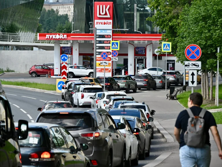 Drone strikes fuel crisis Russia