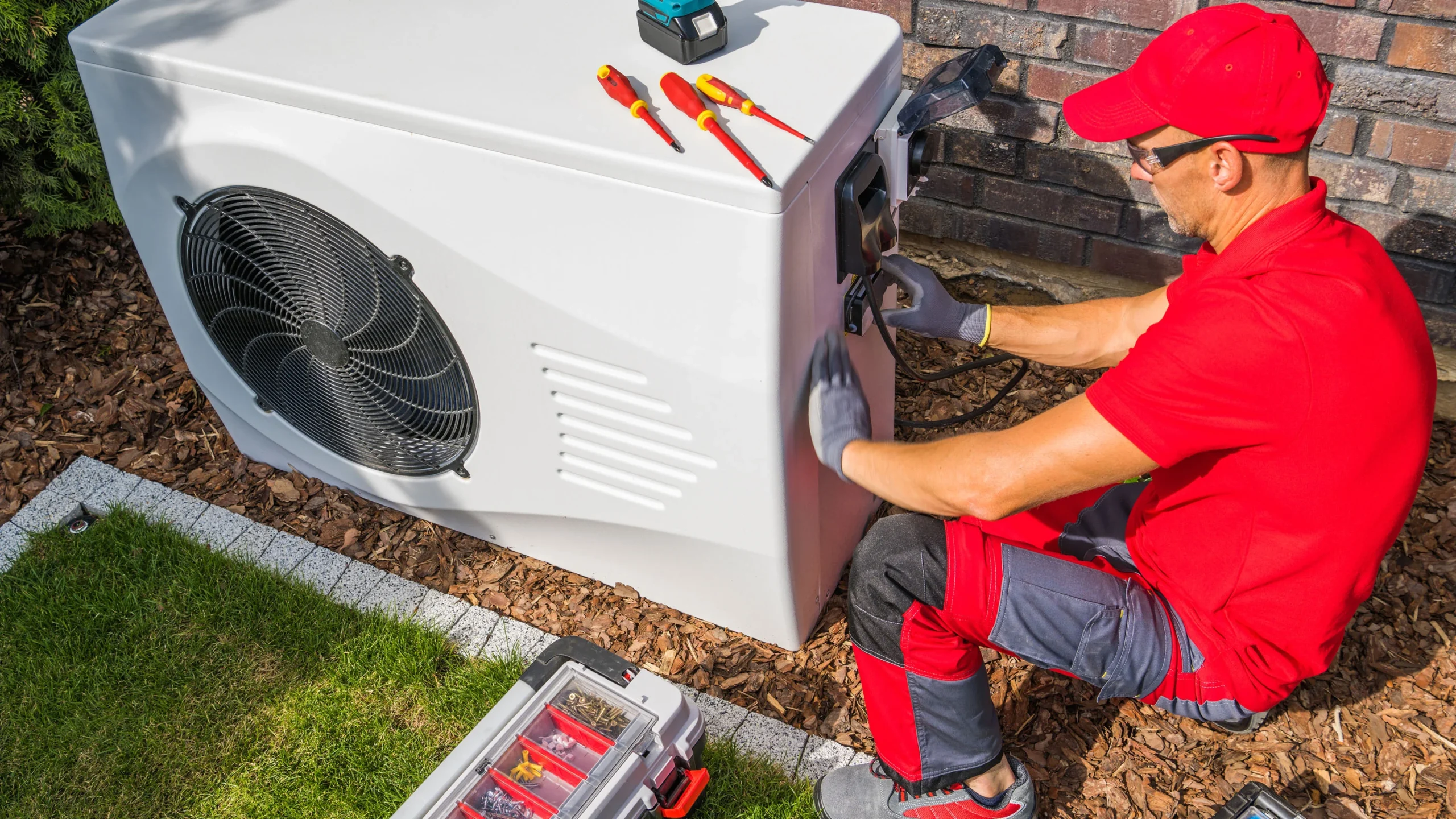 Heat Pumps Defy Tax Credit Expiry, Surge in US Sales