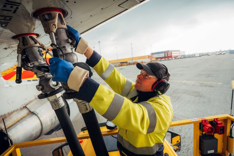 DHL aircraft fuel strategy overview