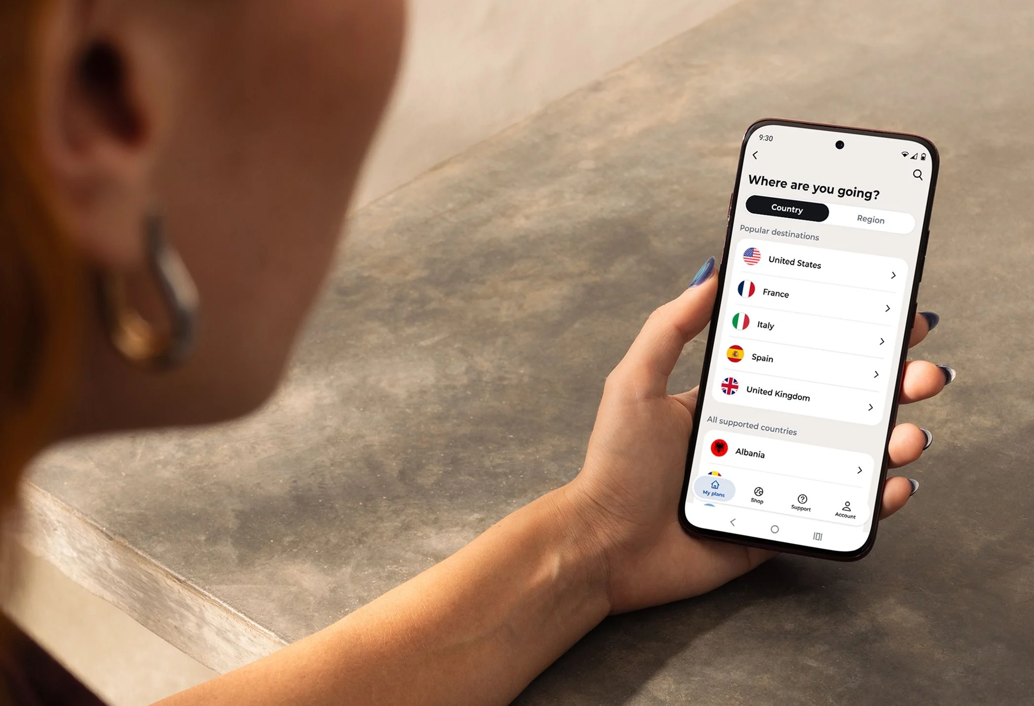 Motorola travel eSIM Arrives Built‑In for Global Data Access