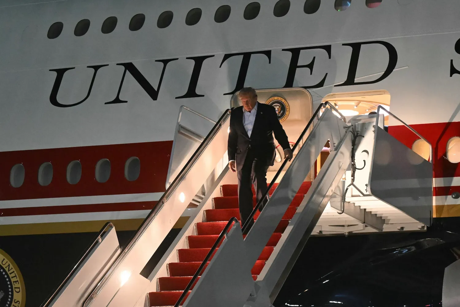 U.S.-Iran Talks Stall as Cease‑Fire Crumbles – Regional Powers Urge Pause