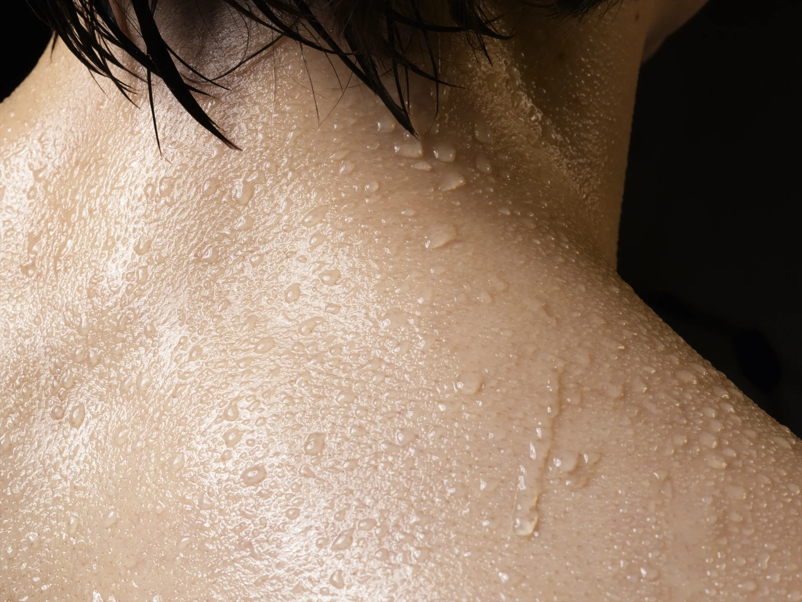 Heat Acclimatization: How Your Body Rewrites Its Thermostat for Summer