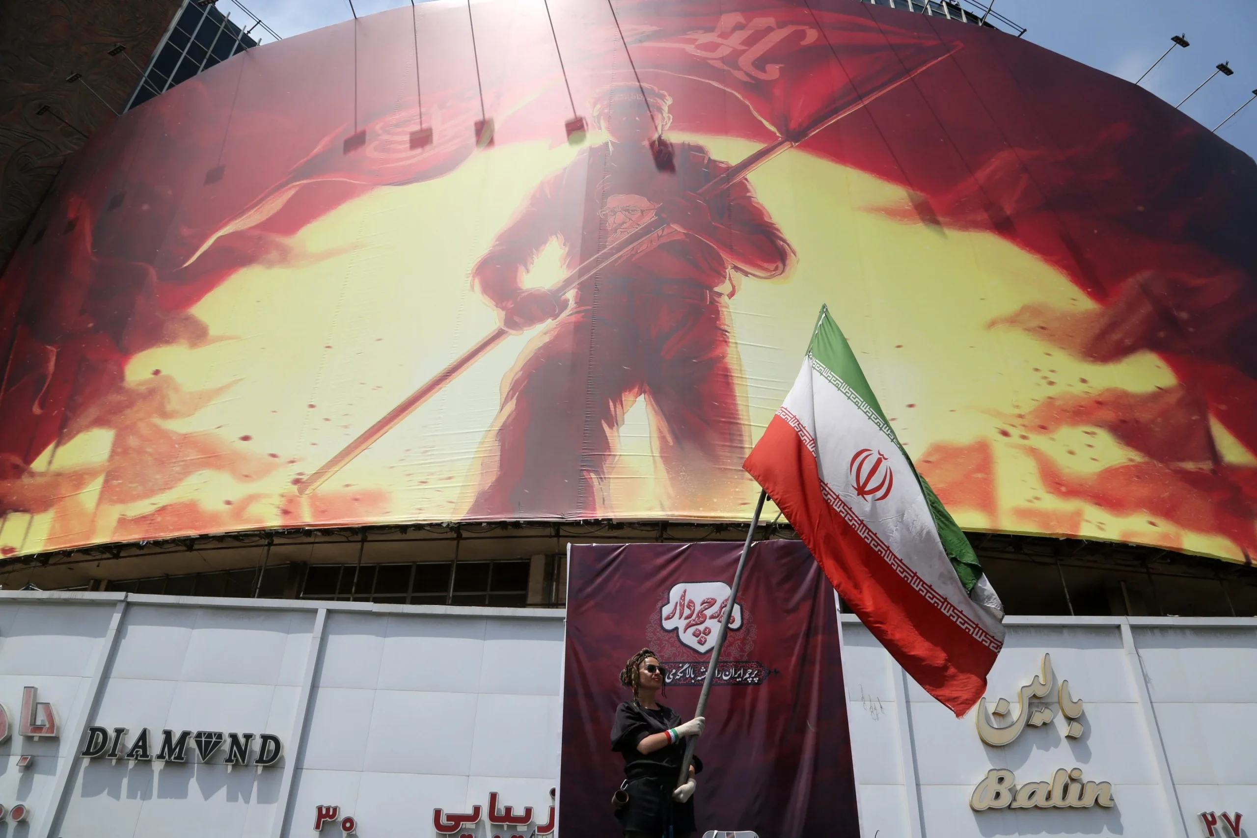 Iran-Oman Deal to Reopen Strait of Hormuz Signals U.S. Acceptance of Tehran’s Control