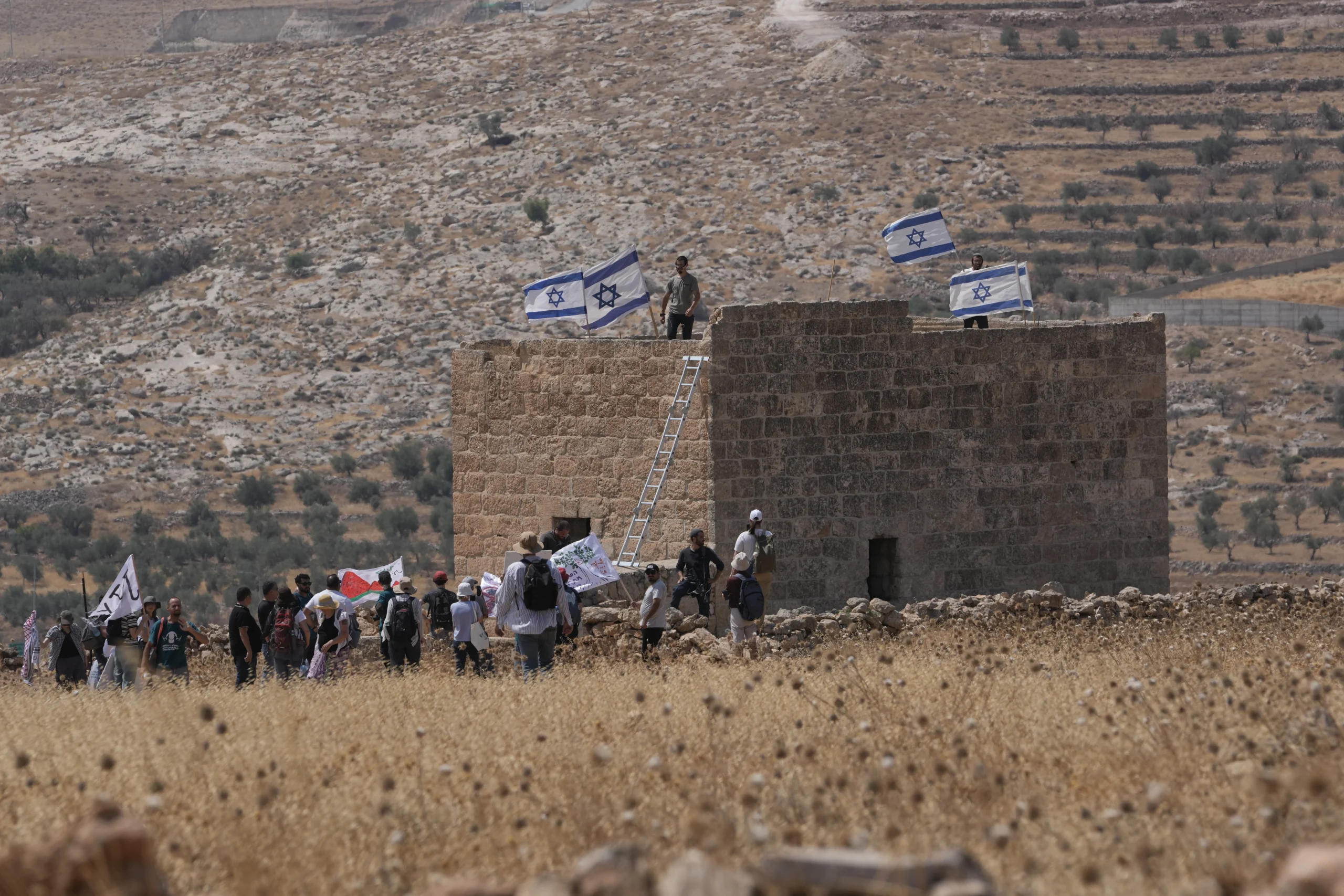 Israeli settler violence fuels mass West Bank displacement, HRW warns
