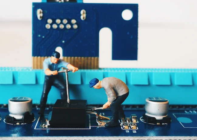 Microsoft security patches close on 400 Windows flaws in massive August rollout
