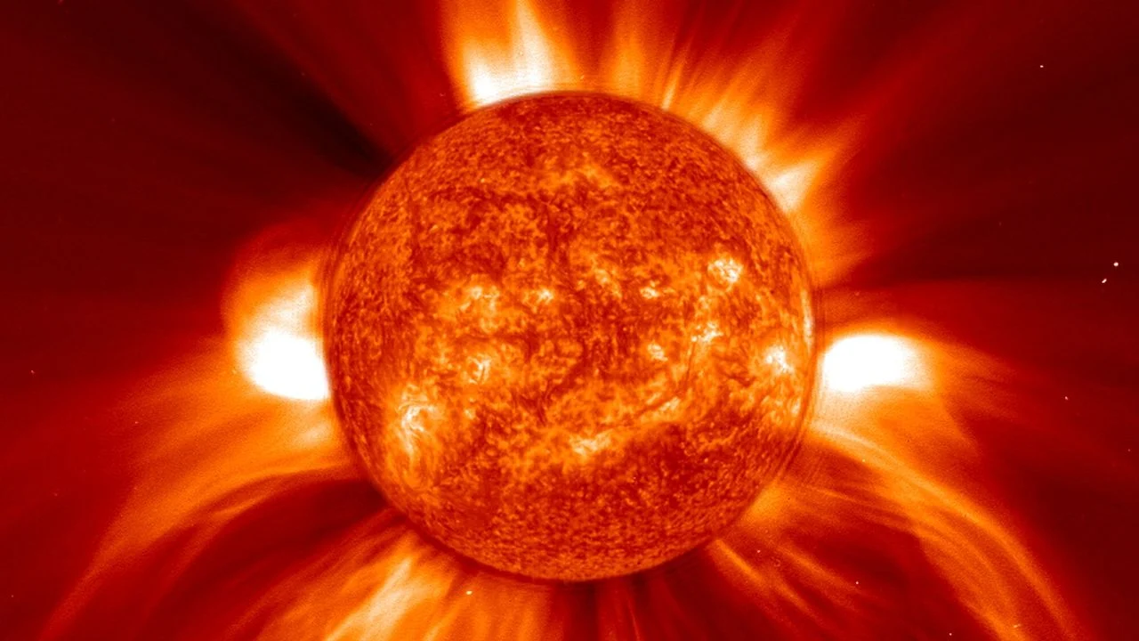 Record 17‑Spacecraft Survey Reveals Lopsided Coronal Mass Ejection