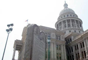 Texas moms lawsuit Ten Commandments
