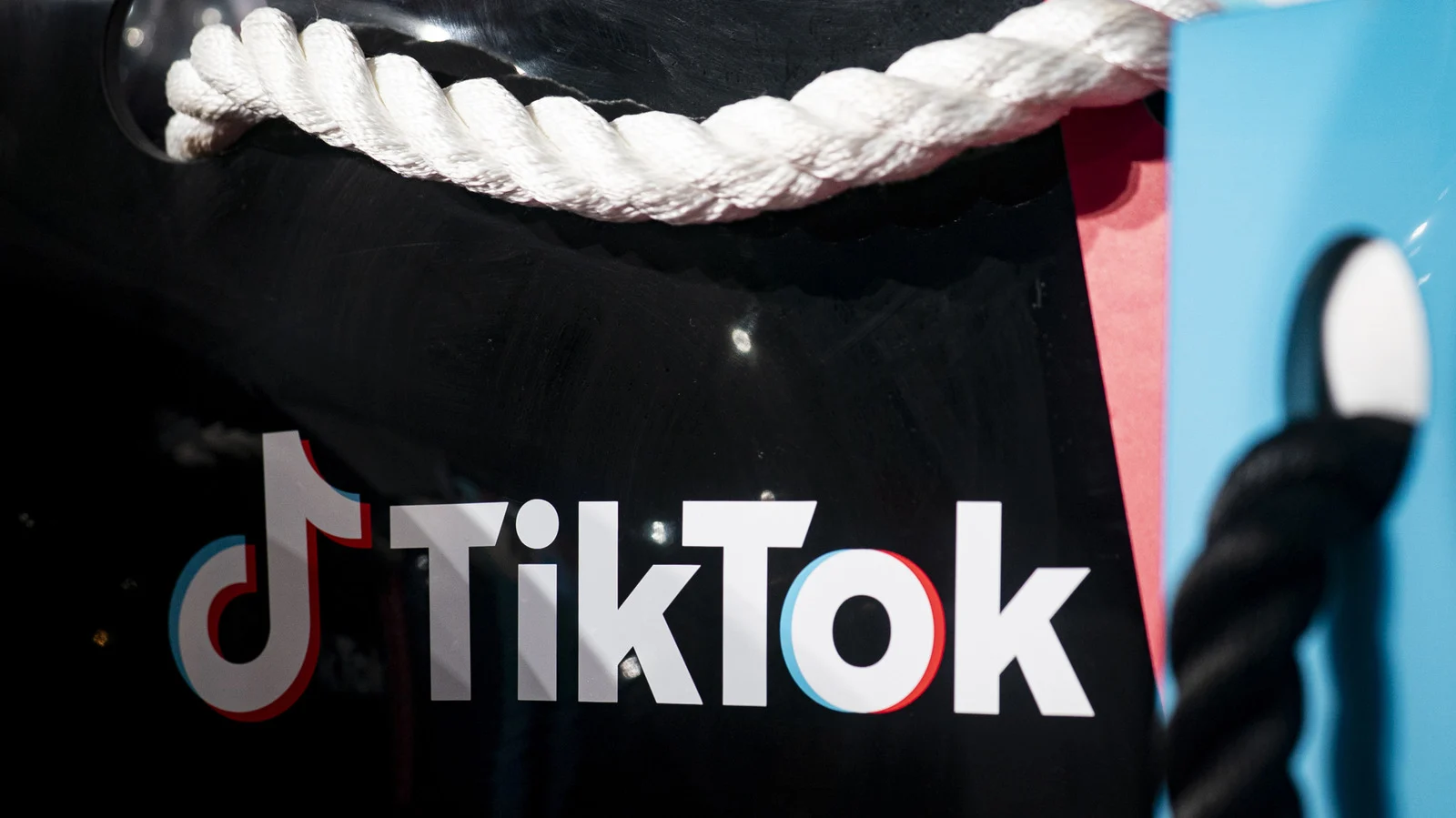 TikTok ban on government devices lifted: civil servants can scroll again