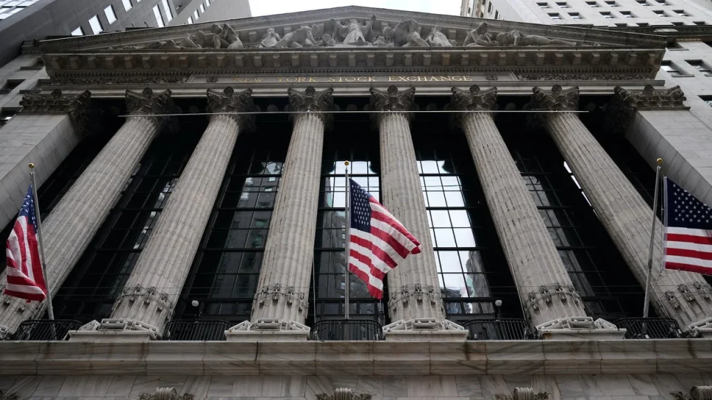 U.S. national debt tops $40 trillion, sparking fiscal alarm