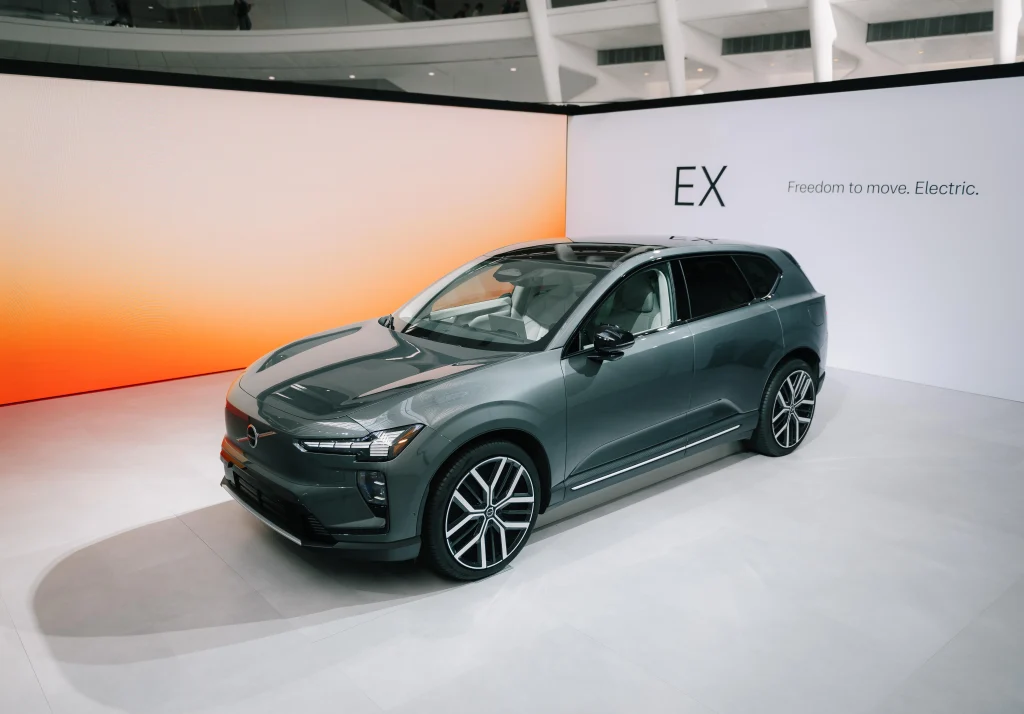 Volvo hazard alerts set new standard for road safety