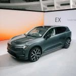 Volvo cars communicating hazard alerts