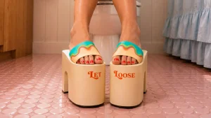 Luxury pooping platform shoes