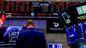 Foreign capital flows into US stocks hit record as debt appetite wanes