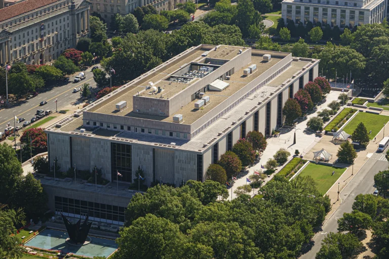 Smithsonian culture war exhibit controversy