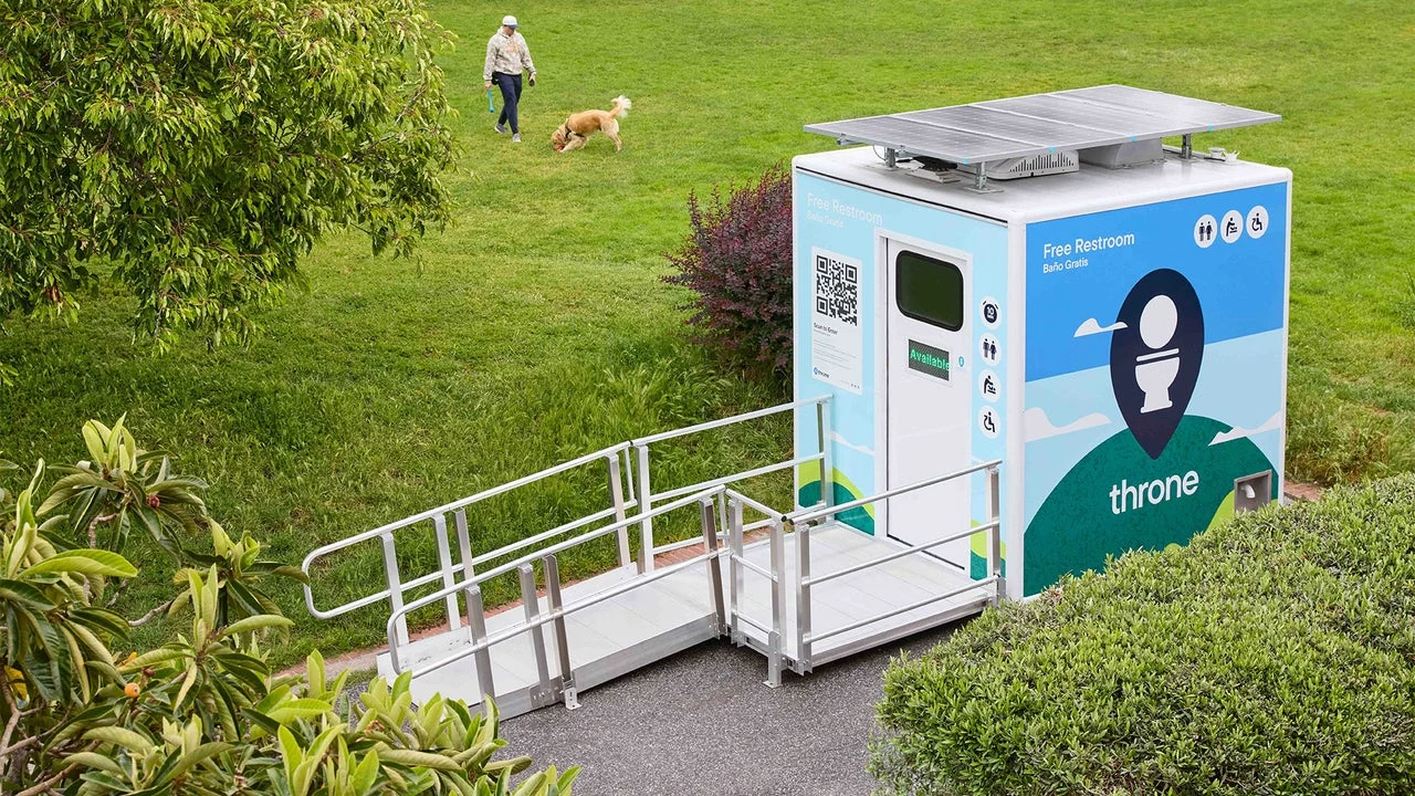 NYC robotoilets impose 10‑minute exit rule, sparking accessibility debate