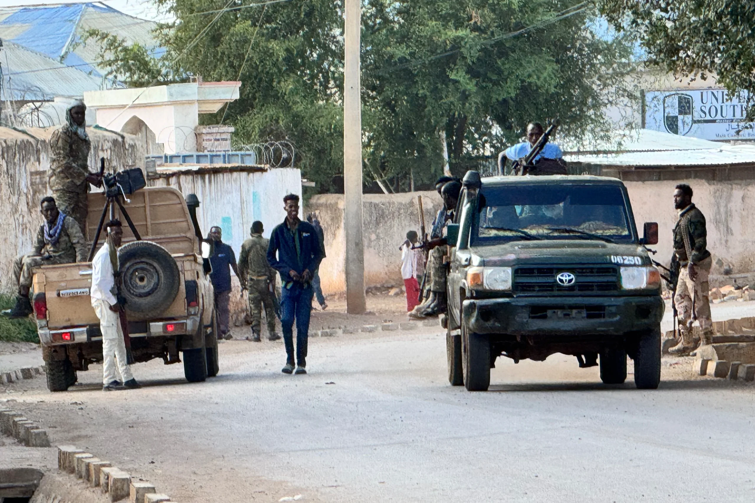 Somali army clashes intensify in Baidoa as civilians trapped