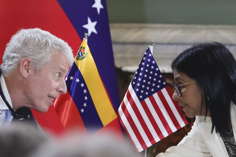 Peruvian monetary system vs Venezuela